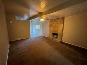 2085 E Fardown Ave in Holladay, UT - Foto de edificio - Building Photo