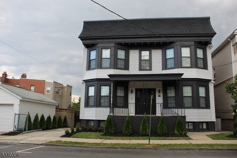 298 Highland Ave in Kearny, NJ - Building Photo