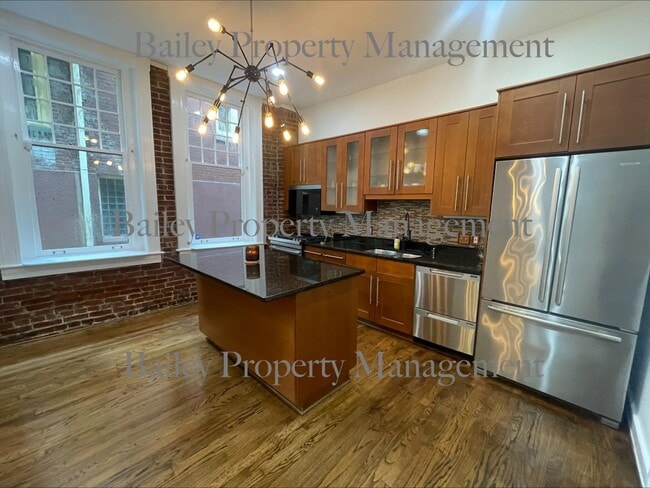 2541 Cherokee Pkwy in Louisville, KY - Building Photo - Building Photo