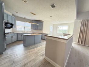 13522 Schumann Trail in Sugar Land, TX - Foto de edificio - Building Photo
