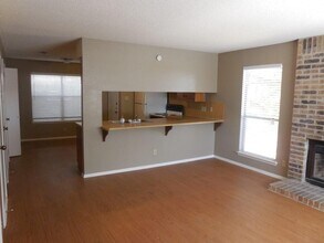8108 Dunn St in Austin, TX - Building Photo - Building Photo