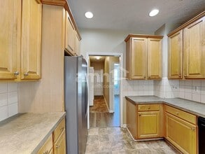 5701 Rutland Cir in Powder Springs, GA - Building Photo - Building Photo