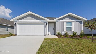 282 Lawton Br Wy in Callaway, FL - Building Photo