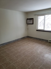 8835 N Swan Rd in Milwaukee, WI - Building Photo - Building Photo