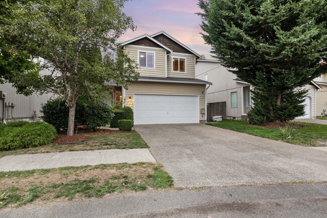 19510 12th Ave Ct E in Spanaway, WA - Building Photo - Building Photo