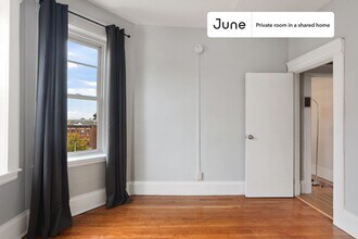 Private bedroom in 4 bed/1 bath Home in Boston, MA - Building Photo - Building Photo