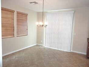 658 Moonlight Stroll St in Henderson, NV - Building Photo - Building Photo