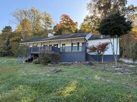 7033 Calvary Wy in Corryton, TN - Building Photo