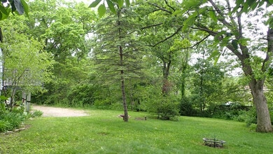 2314 Fitchburg Rd, Unit 2314B in Fitchburg, WI - Foto de edificio - Building Photo