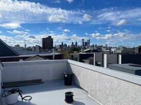 1439 N Franklin St, Unit B in Philadelphia, PA - Building Photo