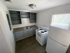 375 W 61st St in Jacksonville, FL - Building Photo - Building Photo