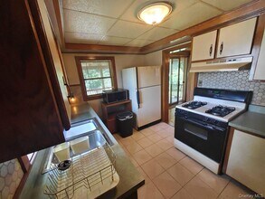 17 Highland Ave in Monroe, NY - Building Photo - Building Photo