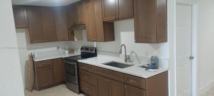 17422 Duval Ave-Unit -17422 in Miami, FL - Foto de edificio - Building Photo