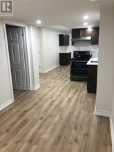 5568 Freshwater Dr in Mississauga, ON - Building Photo - Building Photo
