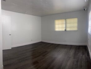 4000 NW 81st Ave in Coral Springs, FL - Building Photo - Building Photo