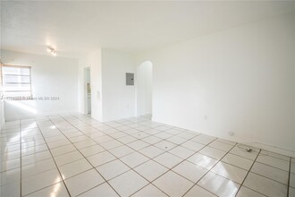 1780 Marseille Dr in Miami Beach, FL - Building Photo - Building Photo