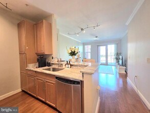 11770 Sunrise Valley Dr in Reston, VA - Building Photo - Building Photo