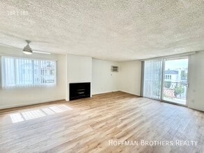 1000 N Doheny Dr, Unit 106 in West Hollywood, CA - Foto de edificio - Building Photo