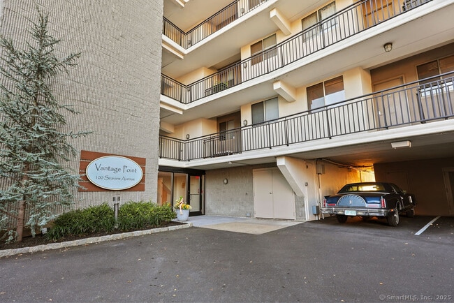 100 Seaview Ave in Norwalk, CT - Building Photo - Building Photo