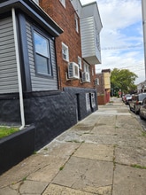 326 Roselyn St in Philadelphia, PA - Foto de edificio - Building Photo