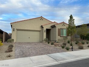 692 Sunray Park St in Henderson, NV - Building Photo - Building Photo