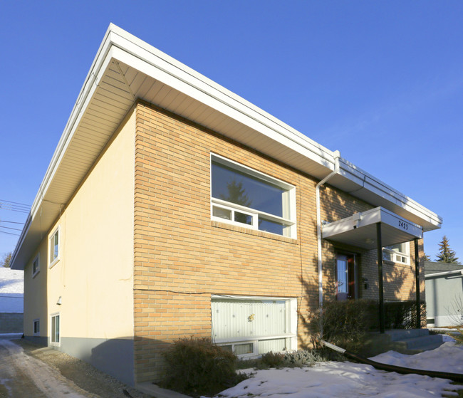 2423 17A St SW in Calgary, AB - Building Photo - Building Photo