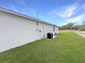 926 Anaconda Ave S in Lehigh Acres, FL - Building Photo - Building Photo