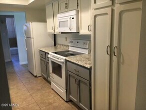 318 E La Jolla Dr in Tempe, AZ - Building Photo - Building Photo