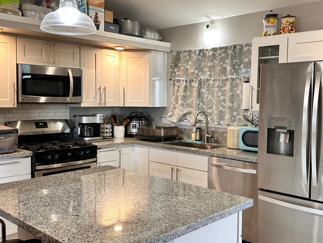 property at 25-173-173 Pukana la St
