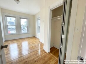 92 L St, Unit #2 in Boston, MA - Building Photo - Building Photo