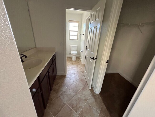 5495 Alden Bend Dr in Las Vegas, NV - Building Photo - Building Photo