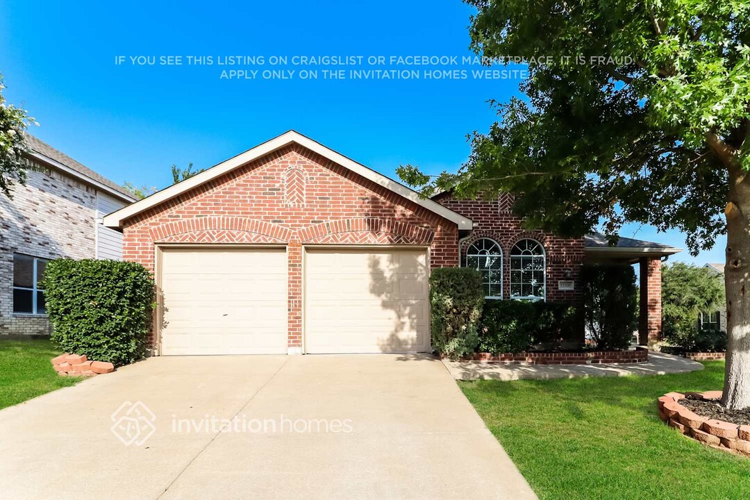 12500 Summerwood Dr in Burleson, TX - Building Photo