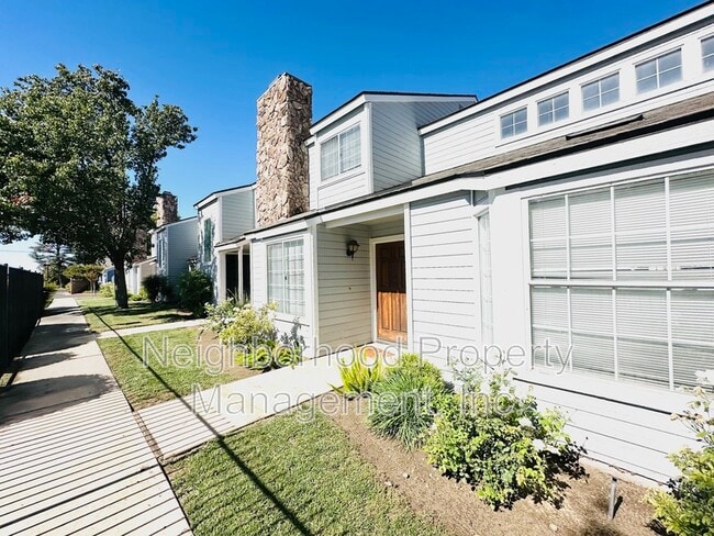 1444 Plymouth Rock Way in Clovis, CA - Foto de edificio - Building Photo