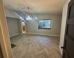 5320 Cirque Dr W in University Place, WA - Building Photo - Building Photo