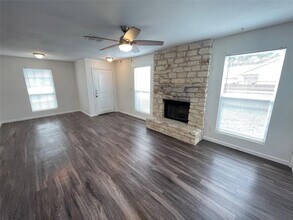 12810 Broughton Way in Austin, TX - Building Photo - Building Photo