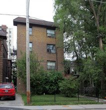 Raglan Gardens in Toronto, ON - Building Photo - Building Photo