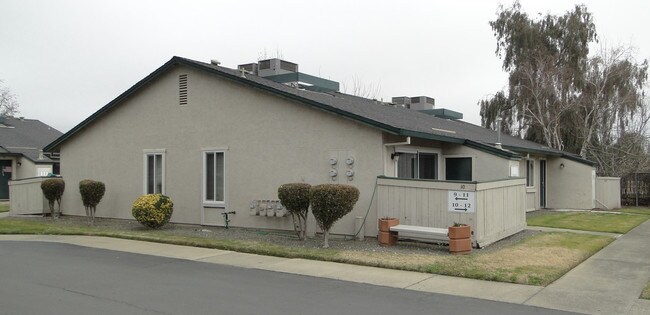 Olive Tree Senior Apartments in Olivehurst, CA - Building Photo - Building Photo
