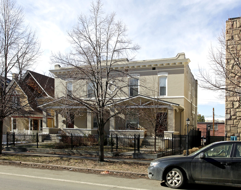 1045 Corona St in Denver, CO - Foto de edificio