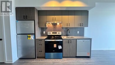 4878 Powers Cmn in Burlington, ON - Building Photo - Building Photo