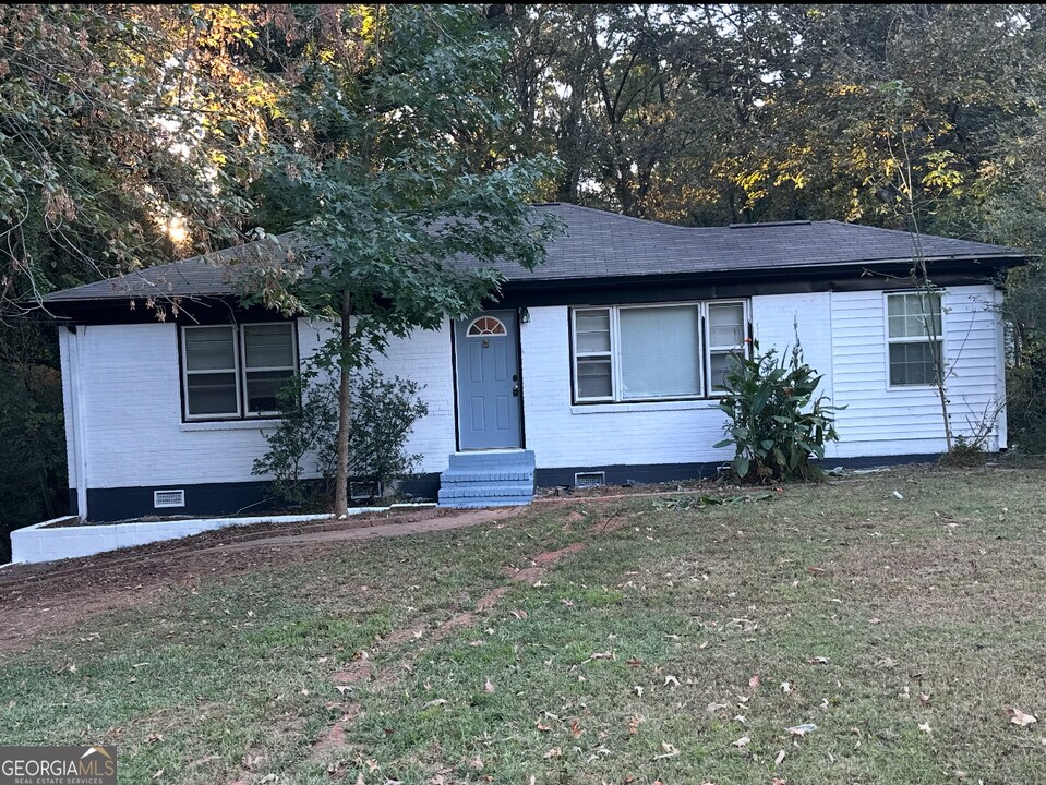 2171 Pryor Rd SW in Atlanta, GA - Building Photo
