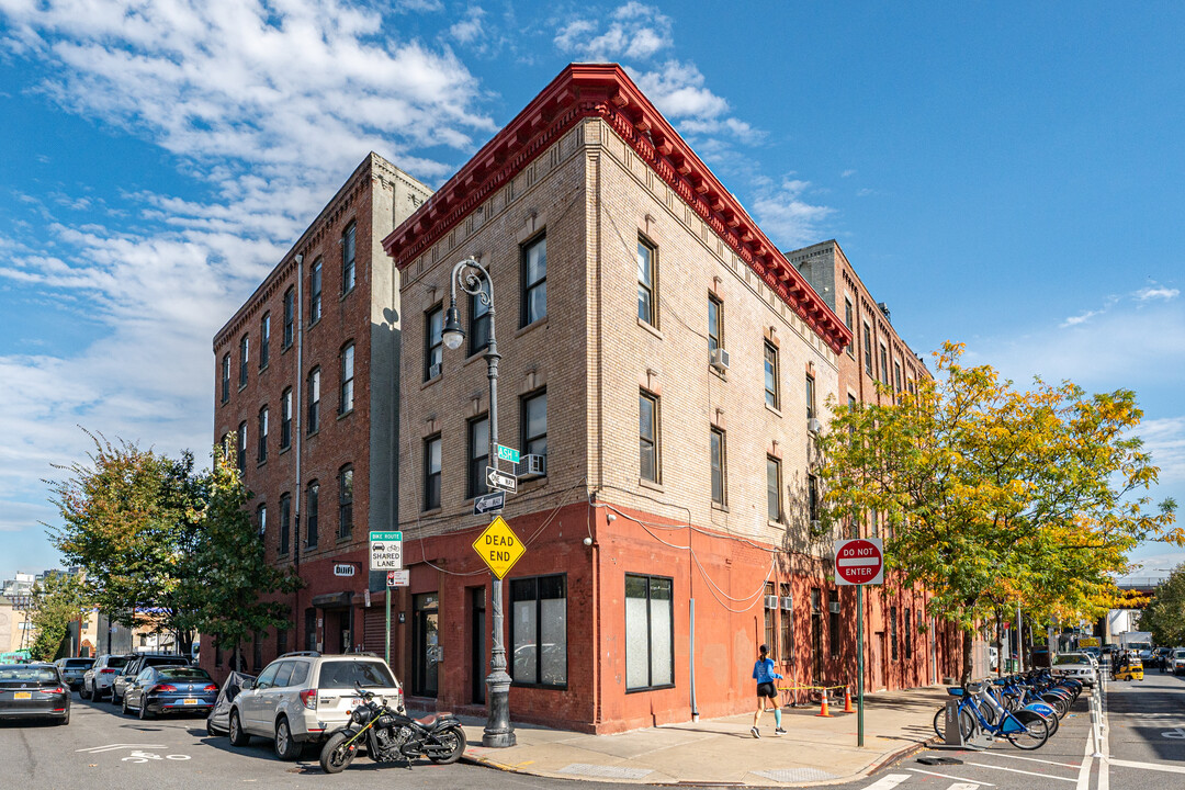 1162 Manhattan Ave in Brooklyn, NY - Foto de edificio