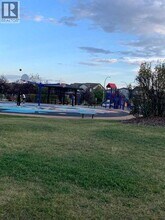 7 Panora Square NW in Calgary, AB - Building Photo - Building Photo