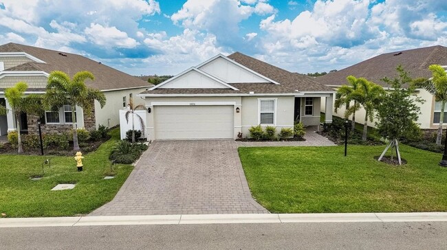 16830 Canopy Garden Dr in Port Charlotte, FL - Foto de edificio - Building Photo