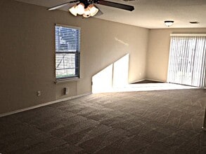 8802 Mission Mdw in San Antonio, TX - Building Photo - Building Photo
