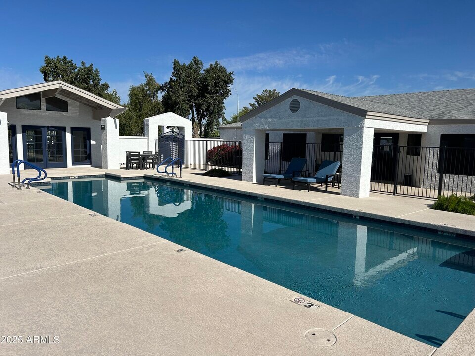 1444 N Recker Rd in Mesa, AZ - Foto de edificio