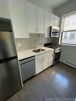 77 Park Dr, Unit 15 in Boston, MA - Building Photo