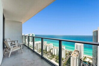 4010 S Ocean Dr in Hollywood, FL - Building Photo - Building Photo