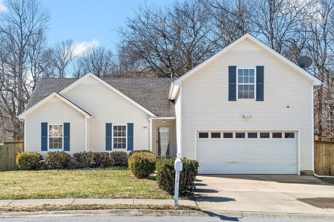 3832 Cannondale Dr in Clarksville, TN - Building Photo - Building Photo