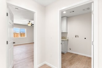 21471 Reed Pl in California City, CA - Building Photo - Building Photo