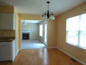 924 Bamburgh Dr in Maineville, OH - Building Photo - Building Photo